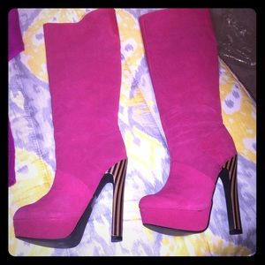 COPY - HOT 🔥 PINK 💗 Suede boots